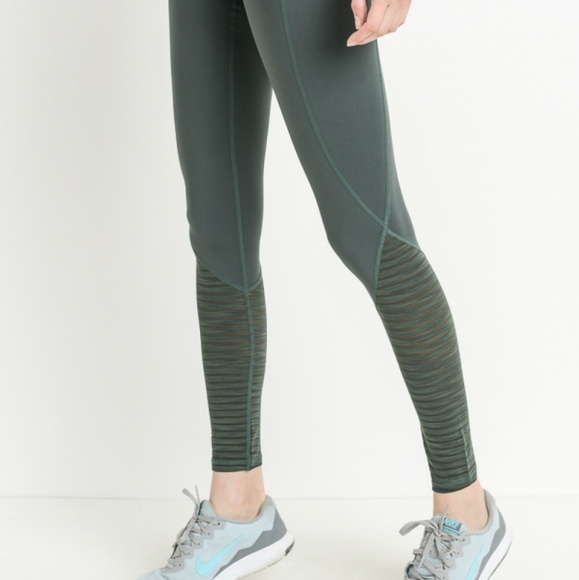 Ribbed Burnout Mesh Contrast Leggins - Picture 5 of 5